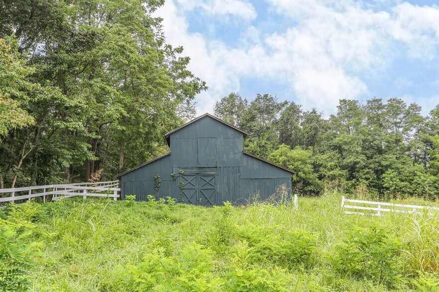 More Photos Of 590 N Madison Rd, Orange Land For Sale