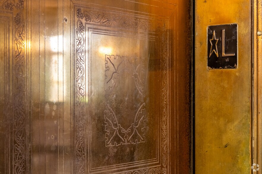 More Photos Of 135 Eastern Pkwy, Brooklyn Apartments For Lease