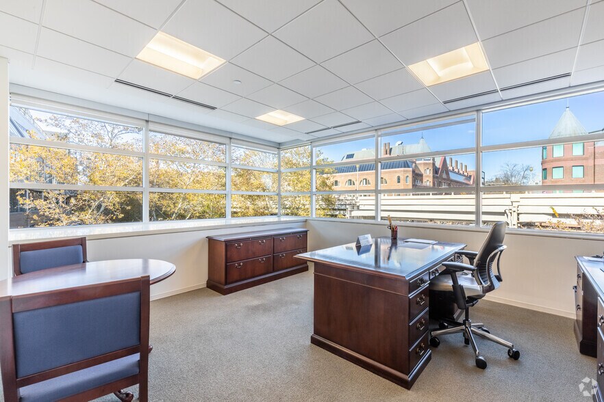 More Photos Of 2900 K St NW, Washington Office For Sale