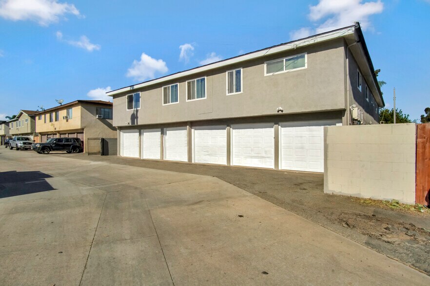 More Photos Of 977 Valencia St, Costa Mesa Apartments For Sale