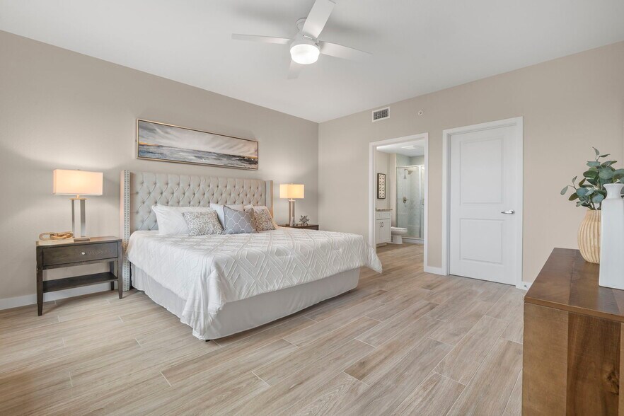More Photos Of 5132 Coronado Pky, Cape Coral Apartments For Sale