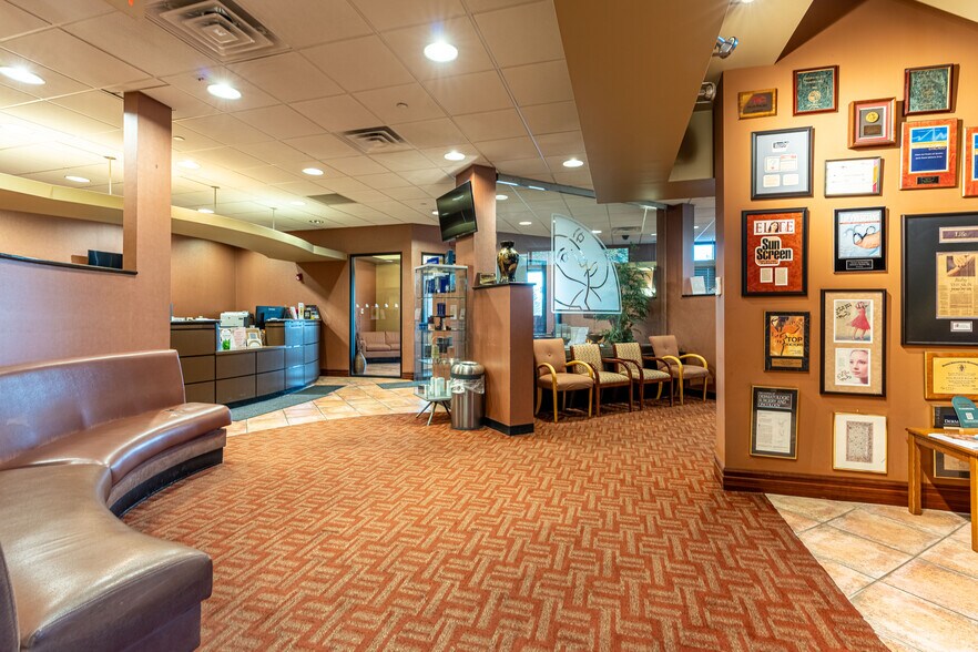 More Photos Of 16105 S La Grange Rd, Orland Park Medical For Lease