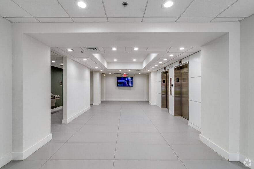 More Photos Of 7925 NW 12th St, Doral Unknown For Lease