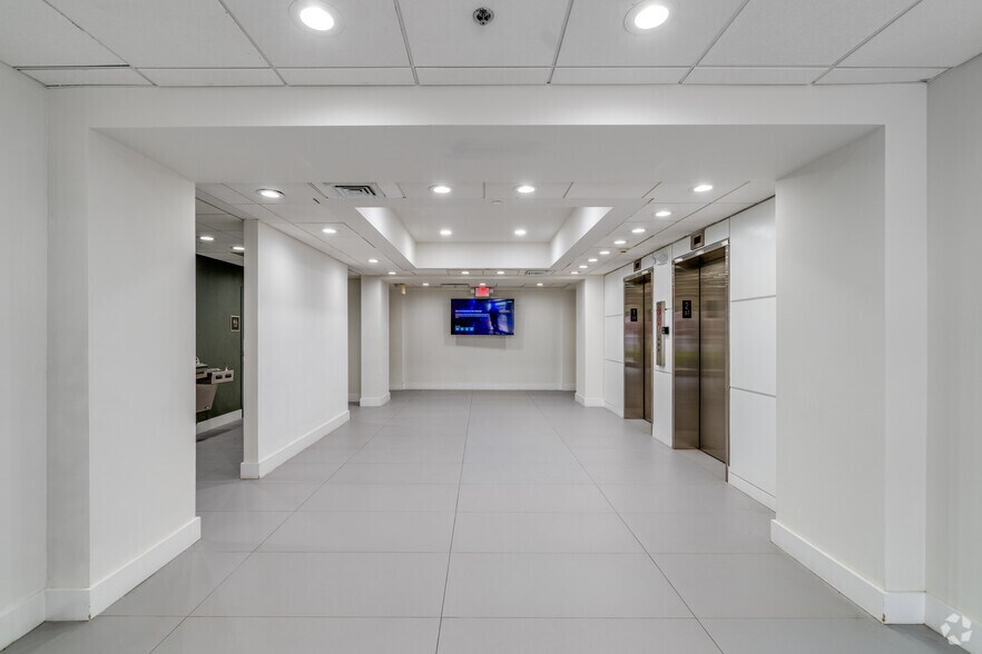More Photos Of 7925 NW 12th St, Doral Office For Lease