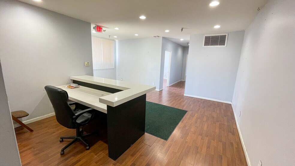 More Photos Of 1001 Chestnut St, Burbank Warehouse For Lease