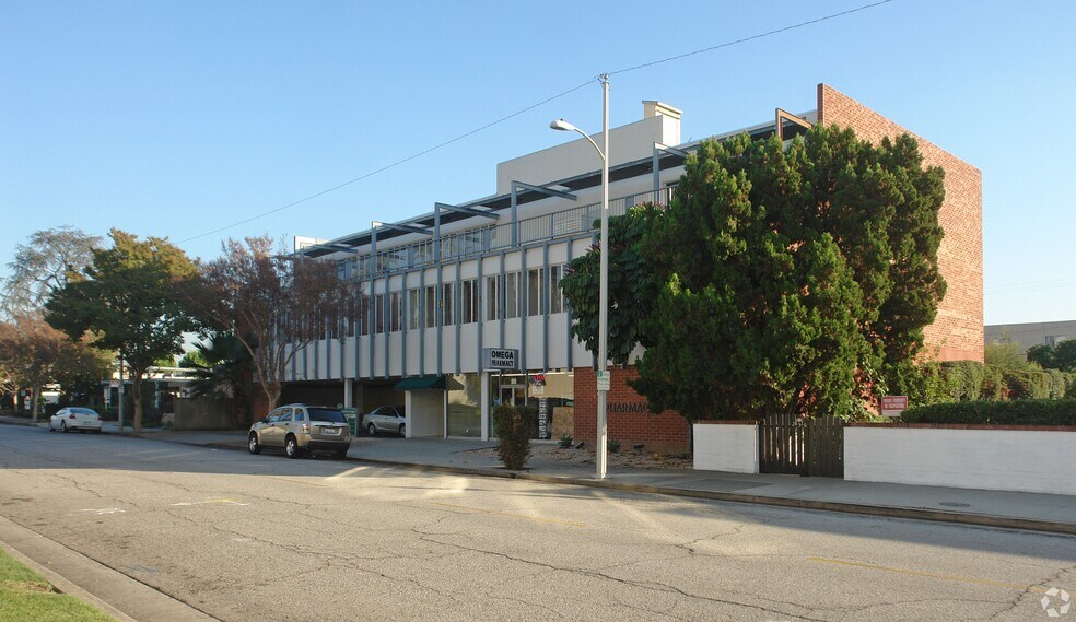 Primary Photo Of 246 W College St, Covina Medical For Lease