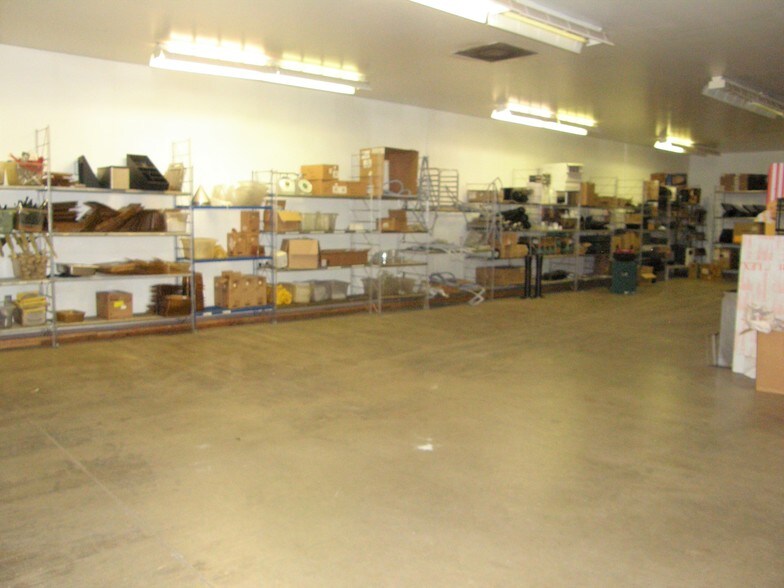 More Photos Of 2112 Industrial Dr, Niles Manufacturing For Sale