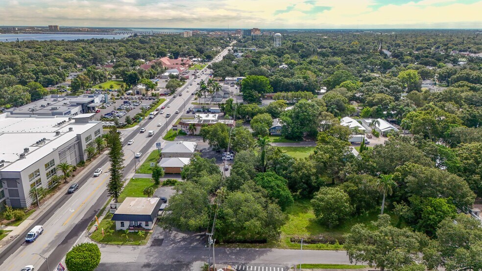 More Photos Of 3737 Manatee Ave, Bradenton Freestanding For Sale