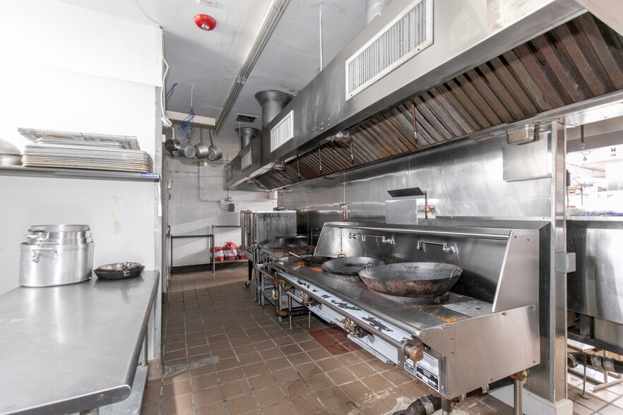 More Photos Of 4245 Austin Blvd, Island Park Restaurant For Sale