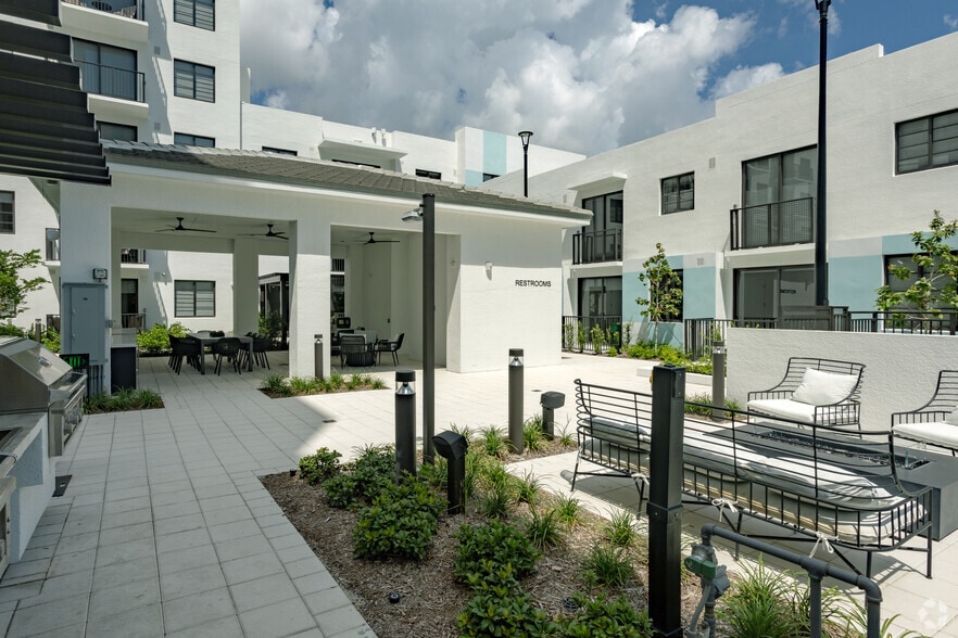 More Photos Of 609 2nd St, West Palm Beach Apartments For Lease