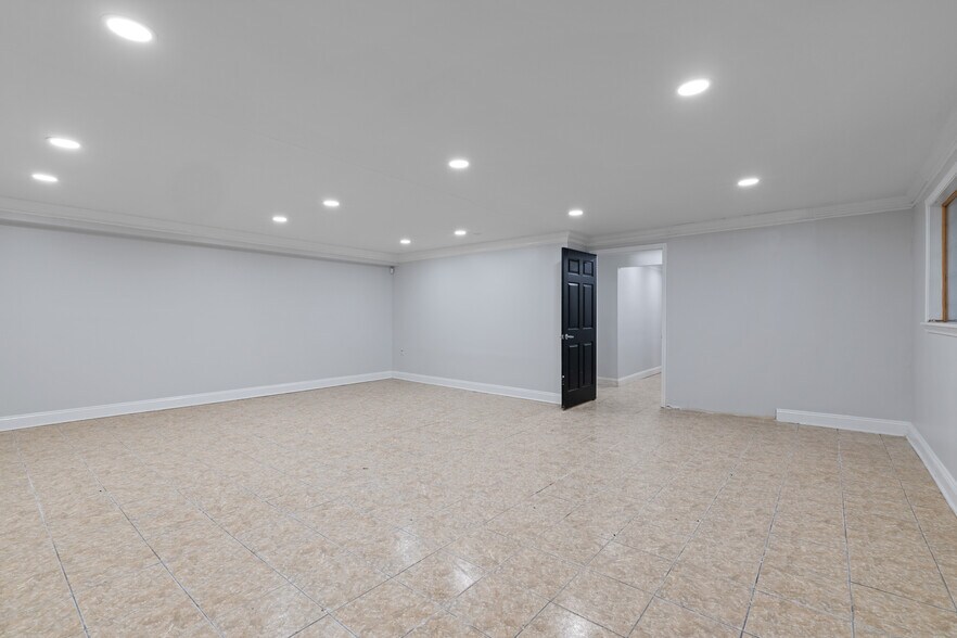 More Photos Of 2020 Dixie Hwy, Waterford Freestanding For Lease