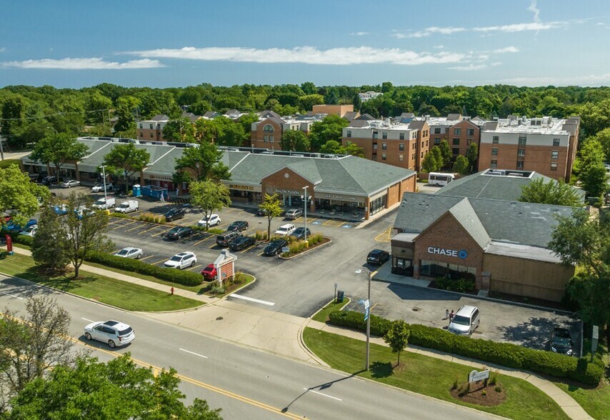More Photos Of 50-126 Skokie Blvd, Wilmette Storefront For Sale