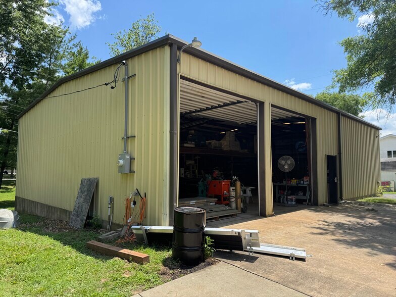 More Photos Of 3025 N Saint Peters Pky, Saint Peters Showroom For Sale