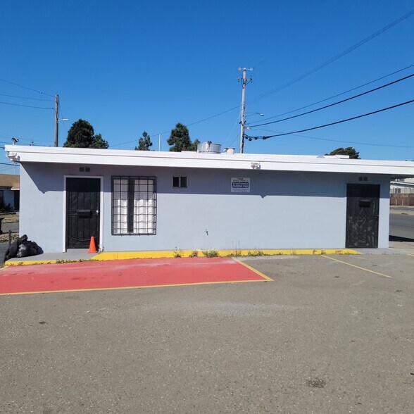 More Photos Of 1303 Carlson, Richmond Storefront Retail Residential For Sale