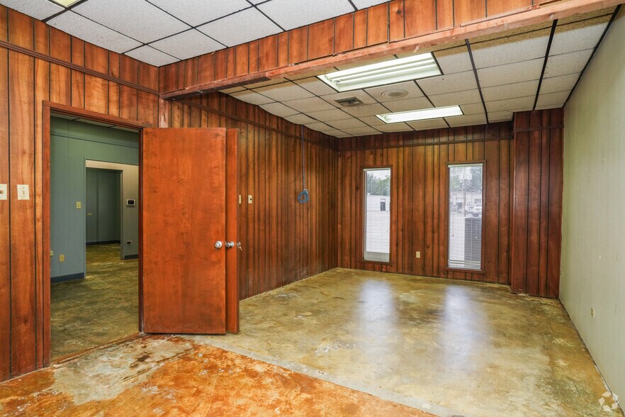 More Photos Of 2830 Breard St, Monroe Office For Sale
