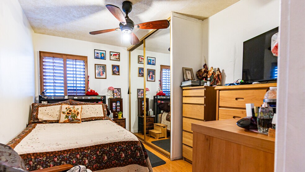 More Photos Of 4656 Floral Dr, Los Angeles Industrial For Sale