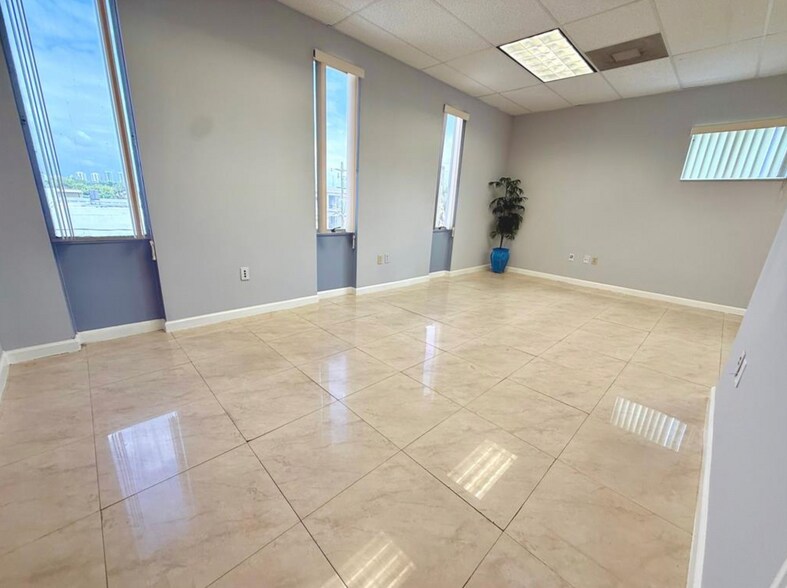 More Photos Of 1820 NE 163rd St, North Miami Beach Office For Lease