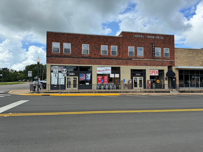 Primary Photo Of 101 E 6th St, Rusk Apartments For Lease