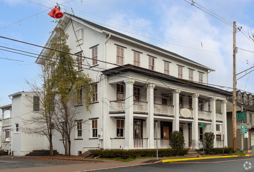 More Photos Of 31 Race St, Frenchtown Hotel For Sale