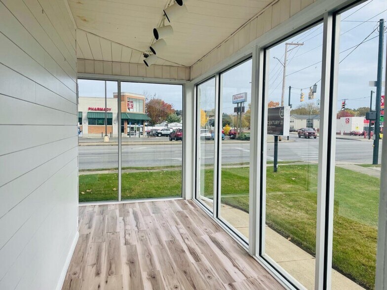 More Photos Of 850 E Main St, Lancaster Storefront Retail Residential For Sale