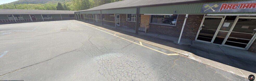 More Photos Of 2757 Soco Rd, Maggie Valley Storefront For Sale