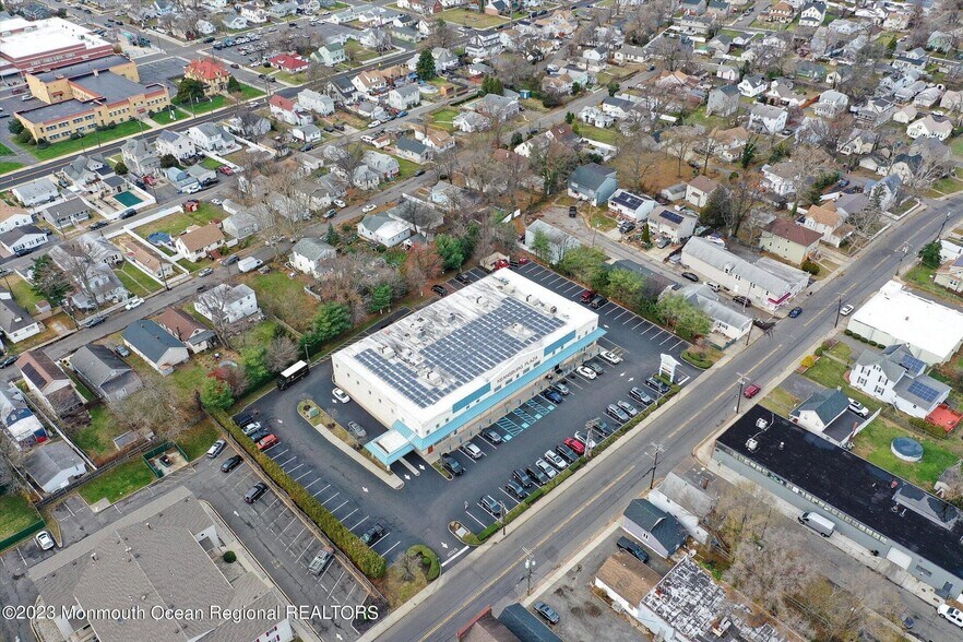 More Photos Of 199-201 Main St, Keansburg Bank For Lease