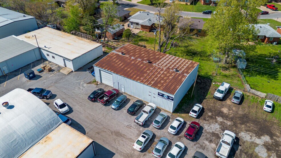 More Photos Of 4621 NW 10th St, Oklahoma City Industrial For Sale