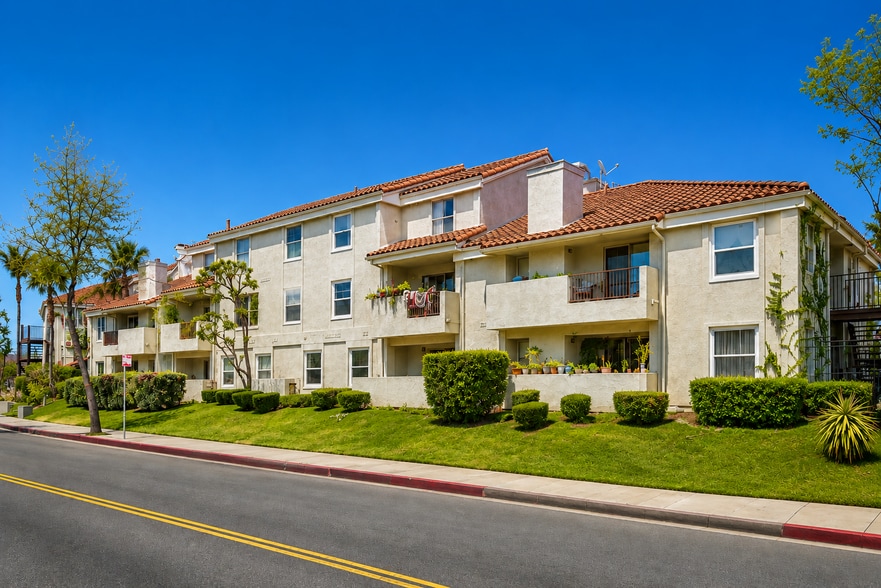 Primary Photo Of 13202 Downey Ave, Paramount Apartments For Sale