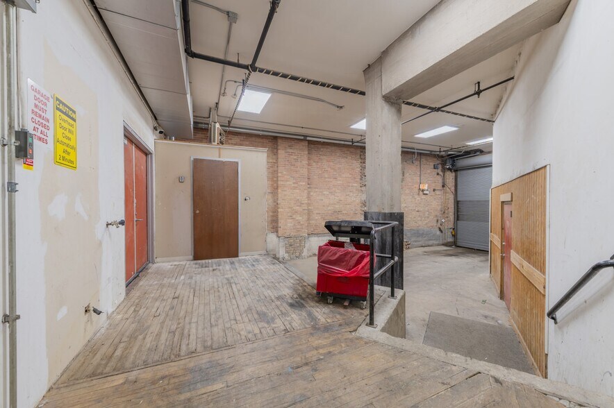 More Photos Of 520 W Erie St, Chicago Office For Sale