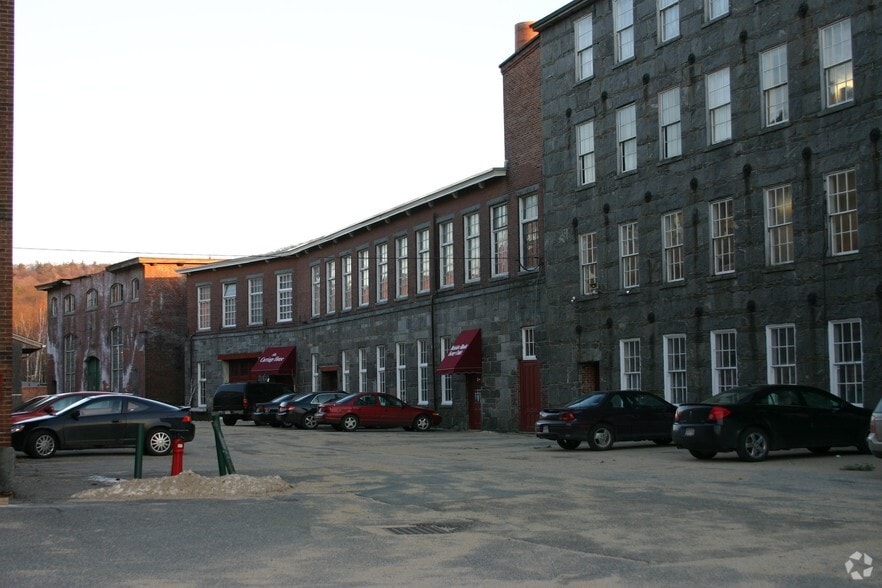 More Photos Of 40-44 E Main St, Ware Freestanding For Lease