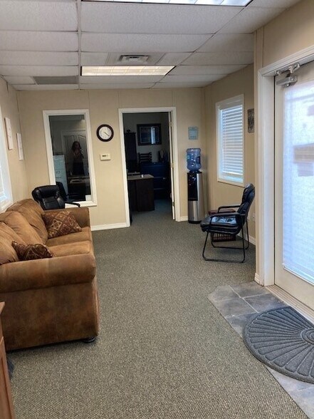 More Photos Of 600 SE Court Ave, Pendleton Auto Dealership For Sale