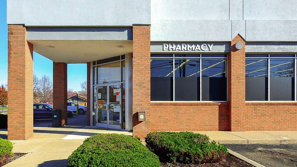 More Photos Of 900 Union Blvd, Englewood Drugstore For Lease