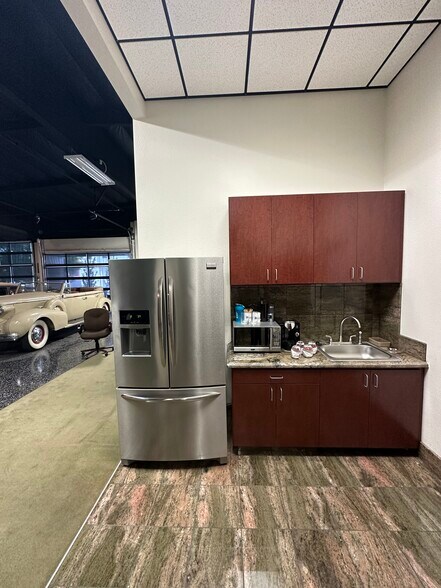 More Photos Of 1221 66th St, Sacramento Flex For Sale