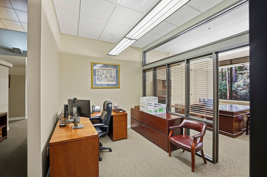 More Photos Of 68031 Capital Trace Row, Mandeville Office For Sale