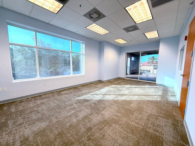More Photos Of 1743 Park Center Dr, Orlando Medical For Sale