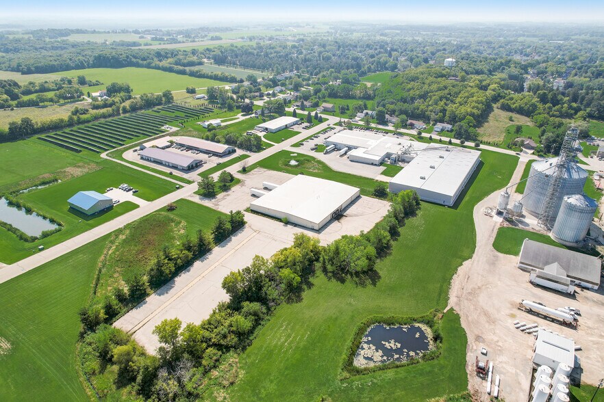 More Photos Of 761 N Parkway St, Jefferson Distribution For Sale