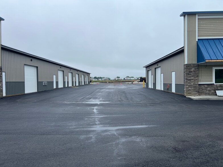 More Photos Of 430 S County Road 400 E, Avon Unknown For Lease