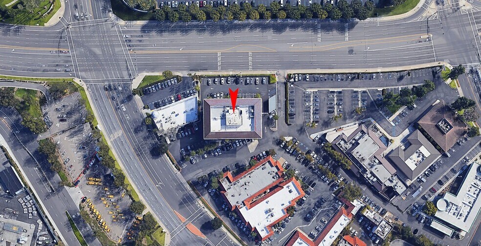 More Photos Of 4667 MacArthur Blvd, Newport Beach Office For Lease