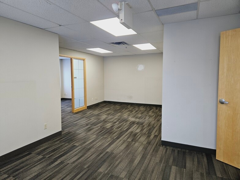 More Photos Of 51 Sunpark Dr SE, Calgary Office For Lease