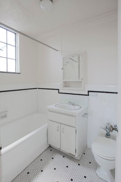 More Photos Of 3025 N Meridian St, Indianapolis Apartments For Sale