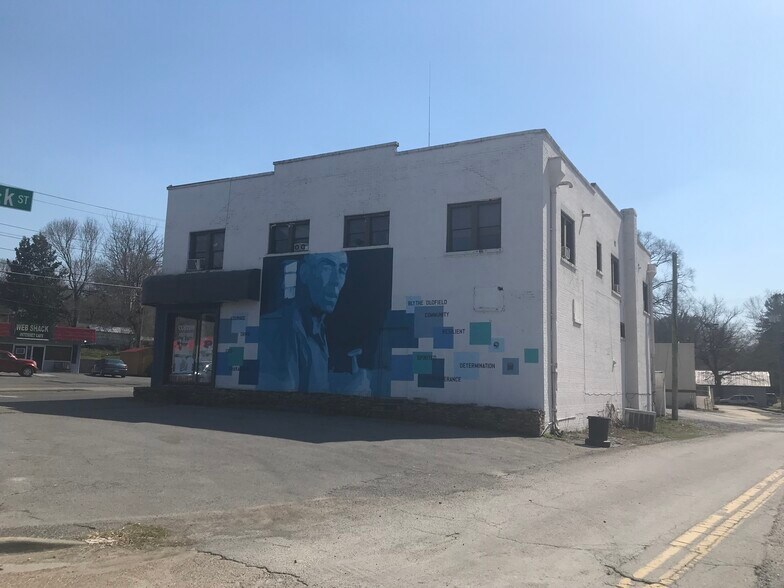 More Photos Of 922 Wildwood Ave SE, Cleveland Storefront For Sale