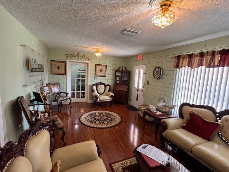 More Photos Of 6521 Main St, New Port Richey Office For Sale