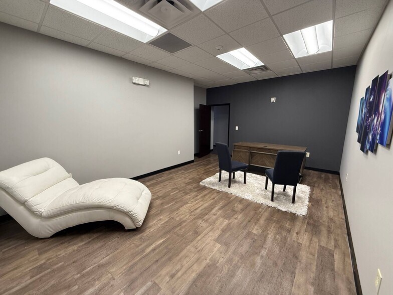 More Photos Of 2295 S Hiawassee Rd, Orlando Office For Sale