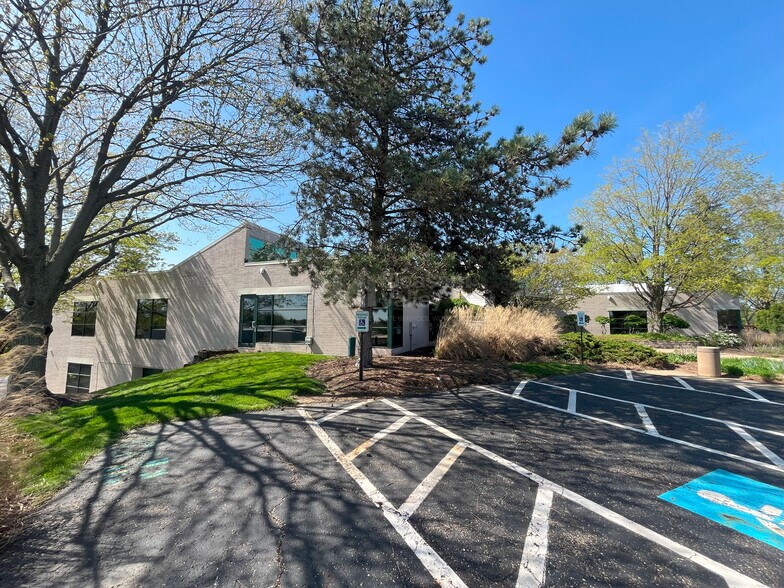 More Photos Of 450 Grant St, Akron Office For Lease