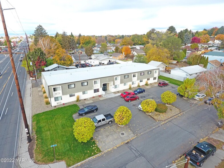 Primary Photo Of 1020 S 20th Ave, Yakima Apartments For Sale