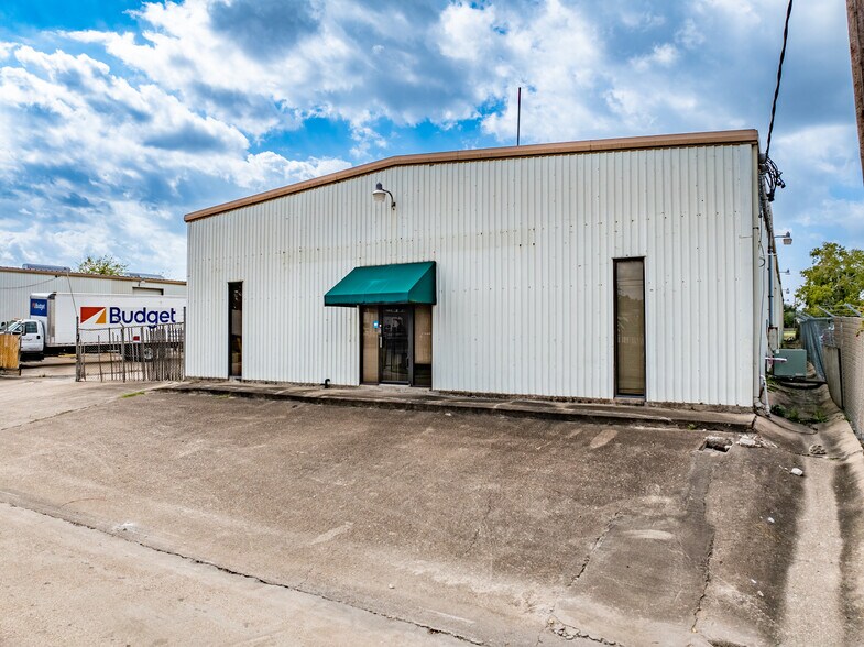 Primary Photo Of 12910 Mula Ln, Stafford Warehouse For Lease