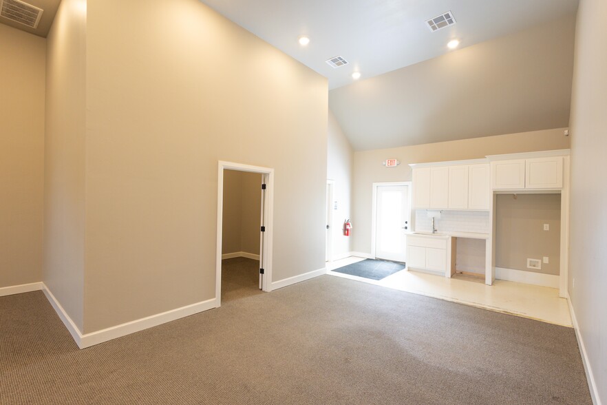 More Photos Of 2901 Fairfax Dr, Edmond Medical For Lease