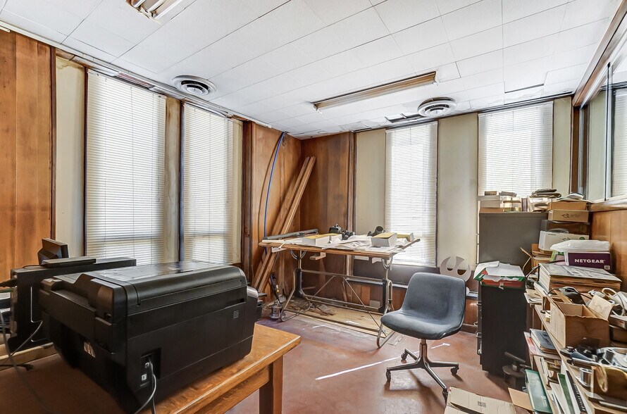 More Photos Of 203 S Wittenberg Ave, Springfield Industrial For Sale