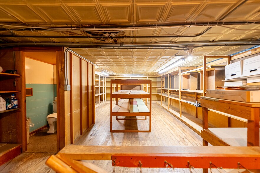 More Photos Of 815 S Main St, Stillwater Storefront Retail Office For Sale