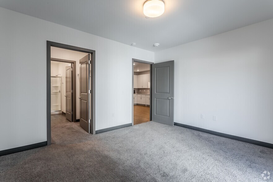 More Photos Of 366 E Broad St, Columbus Apartments For Lease